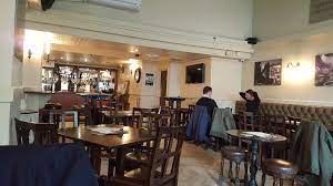 One of craftsmanship and authenticity, of dimly lit encounters and great conversations. Foodetective Cask Pub Kitchen