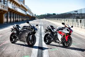 In fact, we loved the balance of raw performance and rideability of the previous r1 that debuted in '15 so much that we named it best. Cqlfbkwmazb7lm