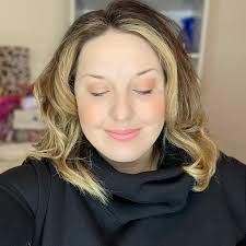 🌺 Rosa ShadowSense is next in the Year of Color! Originally released in  2020 as part of the vibrant Fiesta Collection, this warm pink-peach shade  features a smooth matte to semi-matte finish.