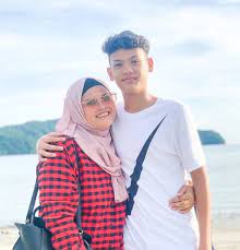 Ridzuan haqiem bin rusli nama popular : Biodata Penyanyi Zali Rusli Adik Haqiem Rusli Iluminasi