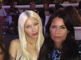 Per informazioni, eventi e pubbliche apparizioni potete scrivere a antonella.mosetti@yahoo.it. Antonella Mosetti Mia Figlia Asia Nuccetelli Distrutta Dopo La Chirurgia Estetica Corriere It