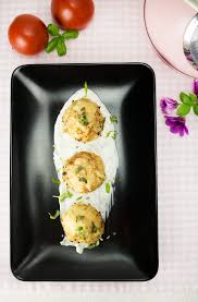 Fur Ca 9 Ballchen 1 Mittelgrosser Blumenkohl 60g Gemahlene Mandeln 60g Grana Padano Parmesan 1 Ei 1 Hand Voll Basilikum 1 Tl Guarkernmehl Rezepte Mit Blumenkohl Low Carb Blumenkohl Und Blumenkohl