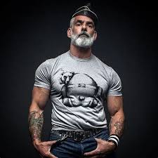 These types of beards look fabulous because they are so low maintenance and make you look perfectly groomed. Beard And Company Usa Handsome Older Men Grey Hair Men Older Men
