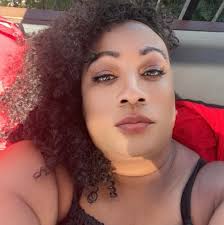 The image of the child musician crying was classified as one of the most  emotional photographs of modern history. This photo was taken of a  12-year-old Brazilian boy (Diego Frazzo Turkato), playing