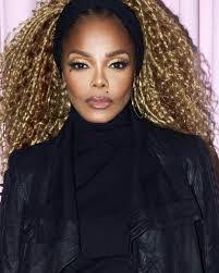 Edith Gamboa's Instagram, Twitter & Facebook