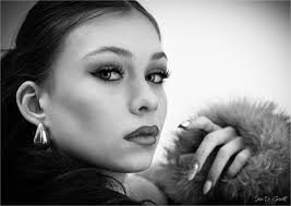 Deep black Model Selene