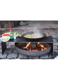 Feuerschale Mit Bank Feuerschale Wird Hier Zum Befeuern Des Wok Verwendet Den Man Zum Kochen Einfach Au Feuerschale Feuerschalen Garten Feuerstelle Garten