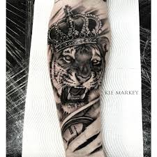 Pin By Kie On Tattoo Crown Tattoo Tattoo Artists Tattoos