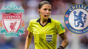 Die französin stéphanie frappart pfiff ein kleines bisschen. Erste Schiedsrichterin Im Uefa Supercup Finale Das Ist Stephanie Frappart Sportbuzzer De