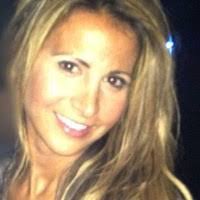 Lisa Arace's Instagram, Twitter & Facebook