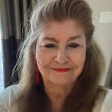 Who are some recommended primary care physicians in the Apollo Beach area?