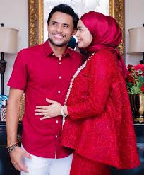 Her birthday, what she did before fame, her family life, fun trivia facts, popularity rankings, and more. Tahniah Ayu Raudhah Dedah Kini Hamil Anak Kelima