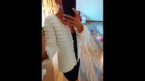 Lo scialle all'uncinetto… beh, in effetti, a ben guardare, quell'articolo non ha più molto in comune con questi modelli, se non la forma… oggi lo scialle è un must, è di tendenza, è versatile, lo si può usare come sciarpa o, d'estate c'è. Elegantissima Giacca Con Taglio Chanel Ad Uncinetto Modello Mia Seconda Parte Youtube