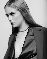 🛫 . . . First time styling... how'd I do?