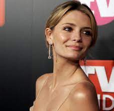 Mischa's maternal grandfather, hugh quinn, was an irish language professor, who lived and died in sion mills, near starbane. Us Schauspielerin Mischa Barton Verklagt Ihre Mutter Wegen Geld Welt