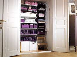 Whether managing the lights and darks, or compartmentalizing your drawers to separate paired this is so effective for small bedroom spaces because you're maximizing the space above and below your closet. 50 Best Closet Organization Ideas And Designs For 2021