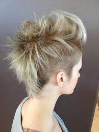 Pin By Maricruz Gonzalez On Hair Short Hair Mohawk Mohawk Hairstyles For Women Womens Hairstyles