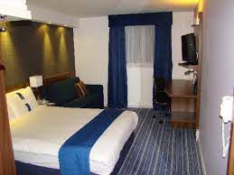 Compact rooms but they do the job. Crawley Center Picture Of Holiday Inn Express London Gatwick Crawley Tripadvisor