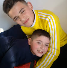 La Polémica del Restaurante del Santiago Bernabeu: propina incluida... Hoy  voy a comer en uno de los Restaurantes que hay dentro del Estadio Santiago  Bernabeu del Real Madrid: se llama Arzabal y