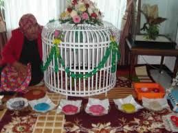 Aug 16, 2021 · dekorasi tedak siten biasanya menghias kurungan ayam dan berisi aneka macam mainan. 35 Trend Terbaru Hiasan Kurungan Pitonan Sederhana Schluman Art