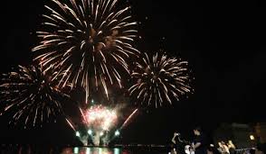 Bem fireworks designs, produces and carries out professional fireworks displays across canada. Faut Il Un Pass Sanitaire Pour Assister Au Feu D Artifice Du 14 Juillet Var Matin