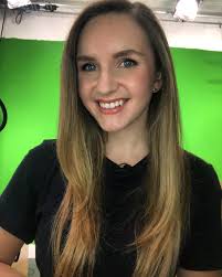 In DESPERATE need of a hair cut now 💇🏼‍♀️ Send help. And scissors.