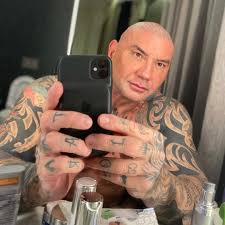 Dave bautista had a really, really difficult childhood, as detailed by the man himself in his book batista unleashed.he was born in 1969, and he says the washington d.c. Dave Bautista Shows Off New Look For Thor Love And Thunder Filming