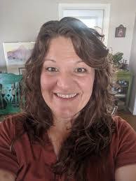 Elizabeth Polen's Instagram, Twitter & Facebook