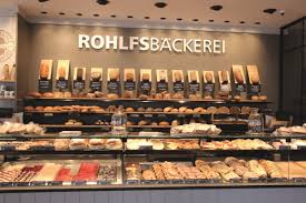 Die traditionsreiche bäckerei der brotfreunde im herzen der düsseldorfer altstadt mit besondere spezialitäten in brot, brötchen und rustikalem gebäck. Rohlfs Backerei Konditorei Gmbh Backerwelt
