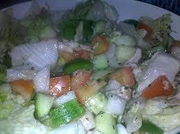 Salad kerap dipilih menjadi salah satu makanan sehat. Salad Arab Sedulur