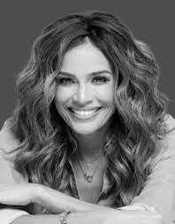 Paulette Lentz's Instagram, Twitter & Facebook