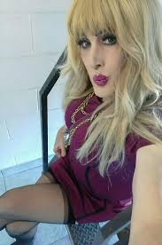 Lenora Meade's Instagram, Twitter & Facebook