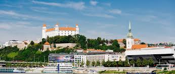 Ci sono 4 modi per andare da slovacchia a aeroporto bratislava (bts) in bus, taxi, macchina o in auto con conducente. 3 Giorni Di Tour Per Scoprire Bratislava E La Slovacchia