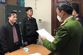 Cơ quan cảnh sát điều tra công an tỉnh bắc giang đã ra quyết định khởi tố vụ án và tạm giữ hình sự trong trường hợp khẩn cấp đối với nguyễn văn . Giam Ä'á»'c Cdc Báº¯c Giang Bá»‹ Khá»Ÿi Tá»' Trong Vá»¥ An Cong Ty Viá»‡t A