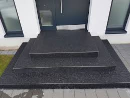 Für einen steinteppich, wo ein steinteppich bisher nicht möglich war es bisher nur möglich, einen steinteppich auf stabilen und festen untergründen zu verlegen, so. Steinteppich Schwarz Edelstahlschiene Fugenlos Steinteppich Schwarz Edelstahlschiene Fugenlos The Post Ste Hauseingang Treppen Aussentreppe Schwarzer Teppich