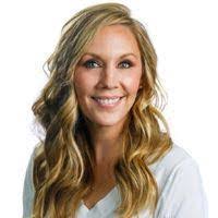 Gina Poppe's Instagram, Twitter & Facebook