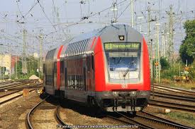 Auf einigen der belebteren routen können sie auch einen langsameren zug nehmen. Re8 Nach Hannover Hbf Am 10 09 2016 In Bremen Hbf Patriks Bahnwelten De