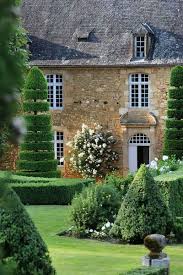 Les Jardins Du Manoir D Eyrignac Abc Salles Jardins Beaux Jardins Le Manoir