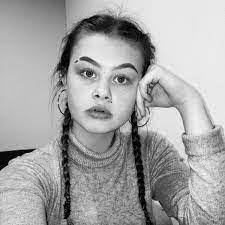 Daisy Addo's Instagram, Twitter & Facebook