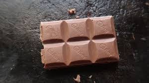 Adik nak makan kat luar mama belanja,atau kita buat coklat.? Cara Buat Coklat Panas Dengan Cadbury Dairy Milk Youtube