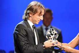 He is 1.72m and 172cm tall in height. Cristiano Ronaldo S Sister Hits Out On Instagram After Luka Modric Picks Up Uefa Award Mirror Online