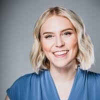 Lisa Barkhouse's Instagram, Twitter & Facebook