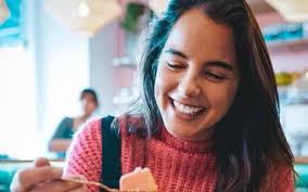 Make social videos in an instant: Sara Matos Usa Anel Suspeito Atriz Levanta Suspeitas De Casamento Vip Pt