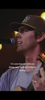 Derrick Giles's Instagram, Twitter & Facebook