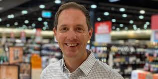 Dan Murphy's MD steps down