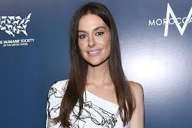 Conservatively, their net worth is in excess of $350 billion across the entire family. From Rockefellers To Rothschilds How Five Old Money Dynasties Live Today Lovemoney Com