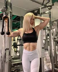 Lesley Maxwell, 64 : rPrettyOlderWomen