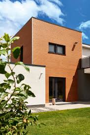 Abblätternde farbe und risse machen keinen guten eindruck. Fassaden Aus Holzverbundwerkstoff Wpc Von Naturinform