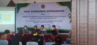 Kepala Bagian Tata Usaha MTsN 1 Paser Hadiri Rapat Koordinasi di Kabupaten Berau