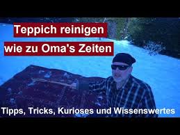 Bei hochwertigeren hochflor teppichen empfiehlt sich durchaus eine nassreinigung, jedoch nur von einer professionellen teppich reinigung oder mit einer teppich reinigungsmaschine. Quick Tipp 21 Teppich Reinigen Im Schnee Wie Zu Oma S Zeiten Ausklopfen Teppichreinigung Youtube
